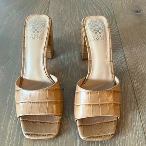 Gently worn (worn 2/3xs) Vince Camuto Tam Croc Skim Mule Pumps